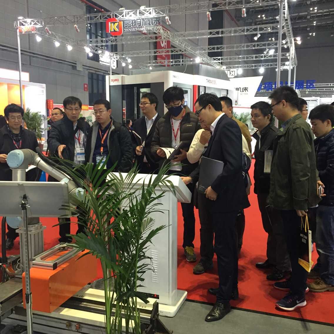 必发工业机器人上海工博展圆满成功